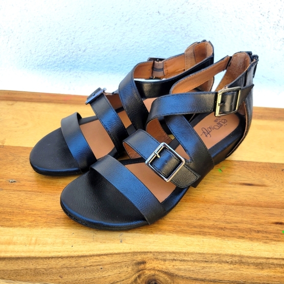 Euro Soft Vegan Leather Wedge Sandals Size 6.5 - Picture 5 of 16